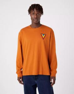 WRANGLER CHEST LOGO TEE MĘSKI LONGSLEEVE KOSZULKA Z DŁUGIM RĘKAWEM NUTMEG BROWN W7BKEEH02