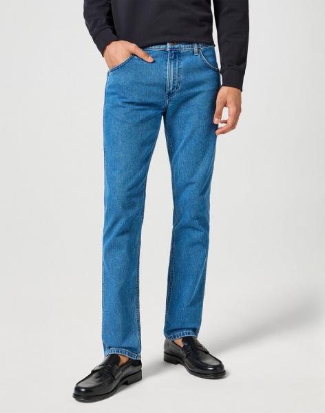 WRANGLER MĘSKIE SPODNIE JEANSOWE GREENSBORO SADDLESTONE 112355021 W15Q017423