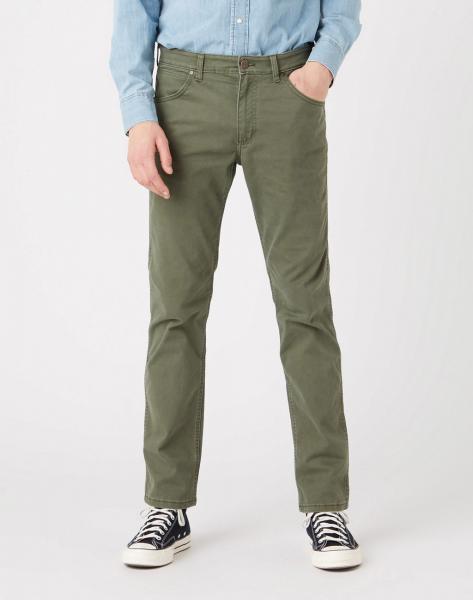 WRANGLER GREENSBORO MĘSKIE SPODNIE JEANSOWE MILITARE GREEN W15Q71G40 112319944