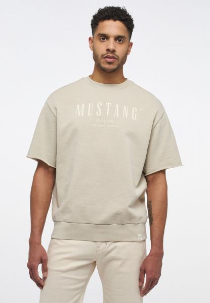 MUSTANG Ben Crewneck SSleeve MĘSKA BLUZA Z KRÓTKIM RĘKAWEM LOGO Peyote 1013870 4094