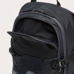 Plecak rowerowy unisex Oakley SEEKER TRAVERSE RC HYDRA 13 L czarny FOS901475-02E