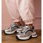 Srebrne sneakersy sportowe na stylowej podeszwie srebrny