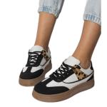Biało-czarne sneakersy z panterkowym dodatkiem białe
