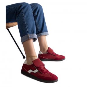 Czerwone niskie sneakersy sznurowane