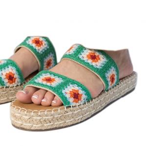 Zielone klapki espadryle haftowane