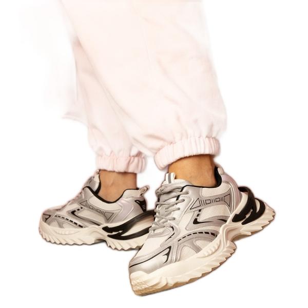 Srebrne sneakersy sportowe na grubej podeszwie srebrny