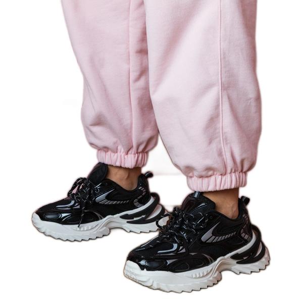 Czarne sneakersy sportowe na stylowej podeszwie