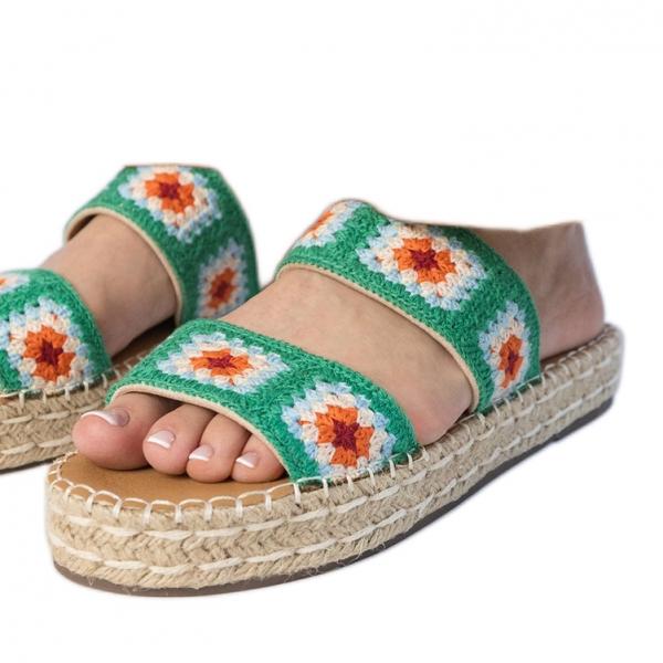 Zielone klapki espadryle haftowane