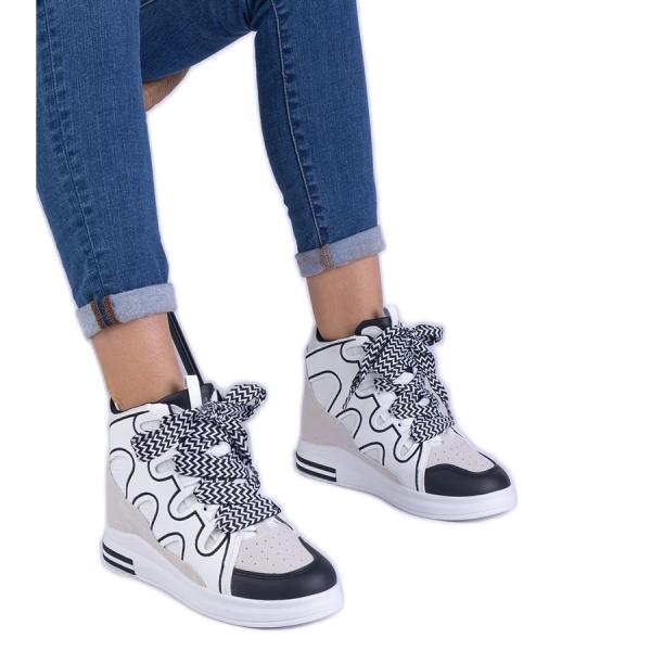 Białe sneakersy damskie z grubymi sznurówkami