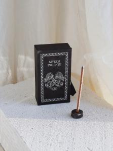 Kadzidła naturalne patyczkowe Myrrh zapach Mirra 44 szt. z podstawką Stupa Incense