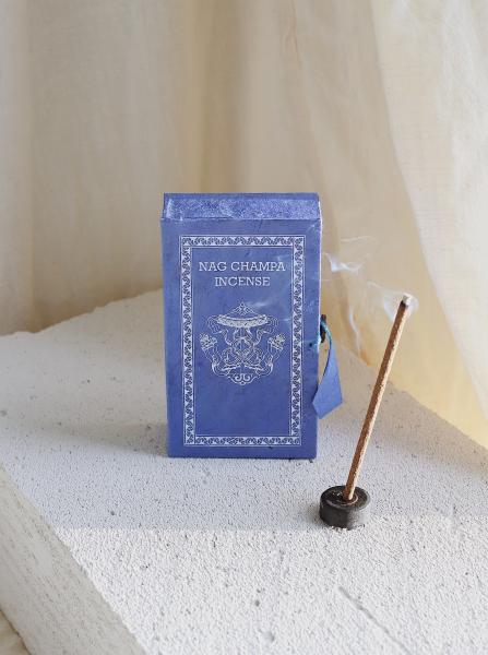 Kadzidła naturalne patyczkowe – zapach Nag Champa 44szt. z podstawką Stupa Incense