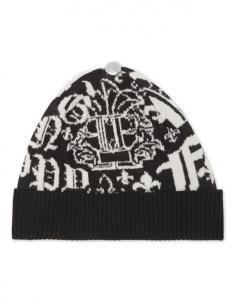 DZIANINOWA CZAPKA Z MONOGRAMEM