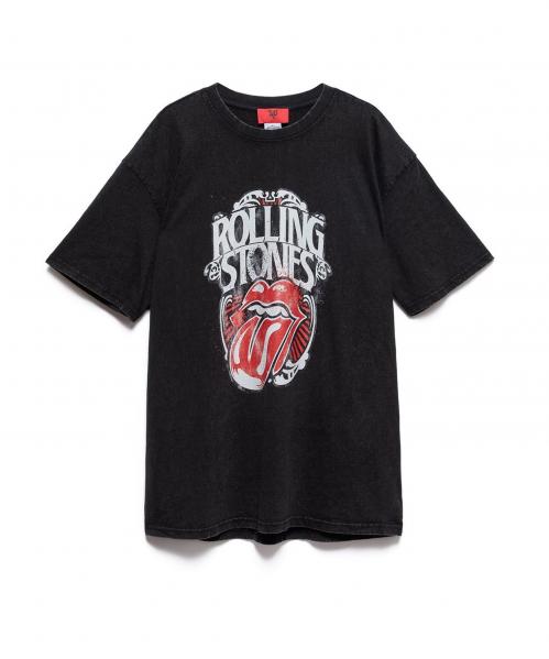 OVERSIZOWY T-SHIRT Z MODNĄ APLIKACJĄ \