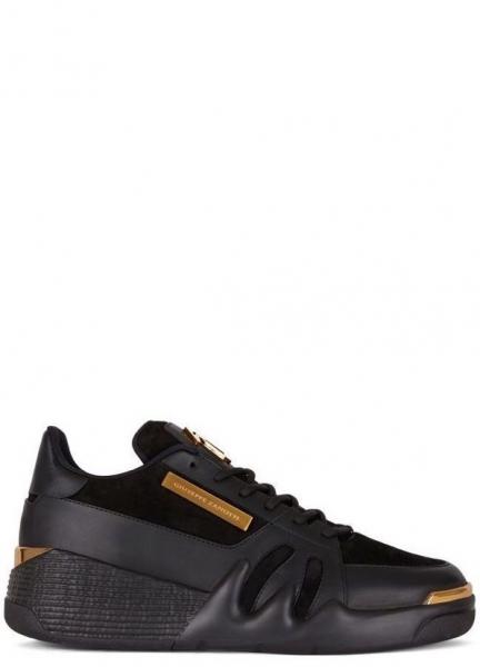 SNEAKERSY \