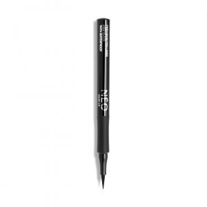 Precyzyjny eyeliner w pisaku: BLACK