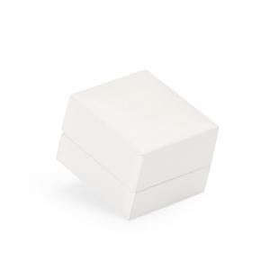 Białe pudełeczko na pierścionek matowe
