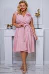 Pudrowo różowa sukienka z różą na ramieniu ELENA r.36 - r.50 PLUS SIZE