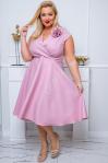 Pustynno różowa sukienka z różą na ramieniu ELENA r.36 - r.50 PLUS SIZE