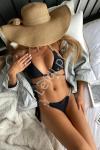 Bikini damskie z łańcuszkami i charmsami piórkami