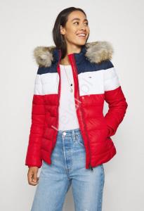 Modna kurtka Tommy Jeans z odpinanym kapturem, zimowa kurtka TOMMY HILFIGER