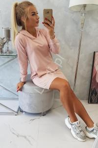 Sukienka w sportowym stylu, dresowa z kapturem pudrowy róż 7292