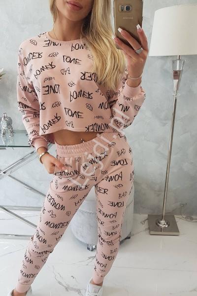 Dres damski z napisami pudrowy jasny róż 67961