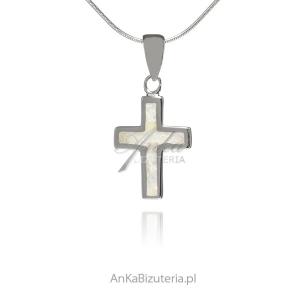 Krzyżyk srebrny z białym opalem