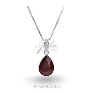 Srebrny naszyjnikclassy pear swrovski w kolorze dark red.