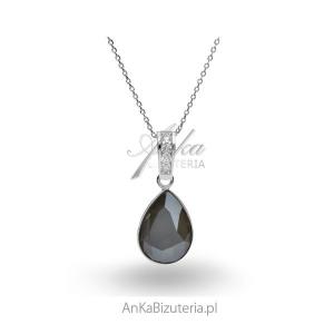 Naszyjnik srebrny classy pear z kamieniami swarovski w kolorze dark grey.