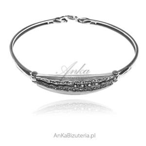 Bransoletka srebrna oksydowana virginia z cyrkoniami typu bangle