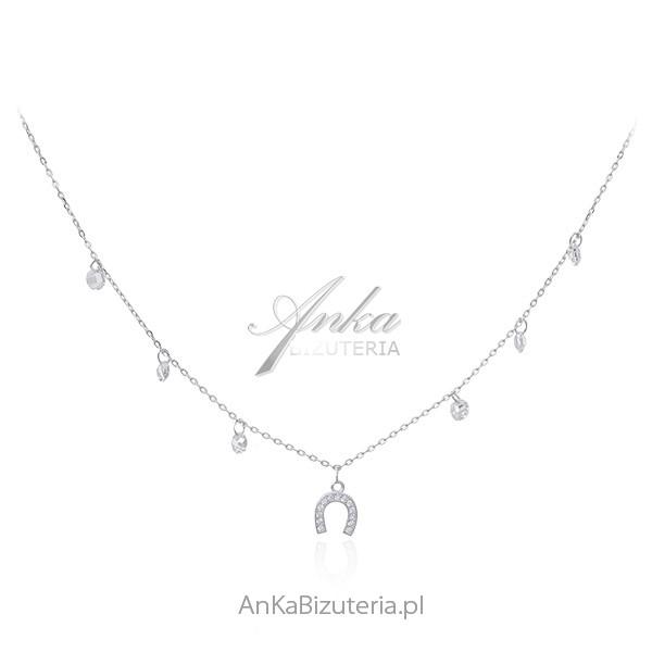Piękny srebrny naszyjnik z amuletem szczęścia - kotwicą i białymi ccyrkoniamii