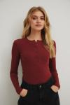 Dopasowany top z dekoltem na zatrzaski w kolorze MARSALA- MOODY NAP-XL