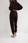 Spodnie typu jogger wykonane z weluru w kolorze HOT CHOCOLATE - DISPLAY VELVET-L