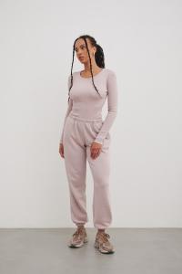 Spodnie typu jogger z HAFTEM w kolorze PINK GARDENIA - NEVIS-M