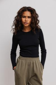 Dopasowany top z długim rękawem w kolorze BLACK - MOODY-L