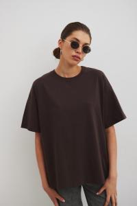 Tshirt oversize z nadrukiem w kolorze BROWN - BOSTON-UNI