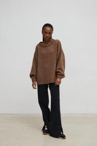 Sweter oversize z bufiastymi rękawami w kolorze LIGHT BROWN - RIVERO-UNI