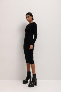 Sukienka wykonana z dzianiny z efektem SKIN PEACH w kolorze TOTALLY BLACK - SALMA-S/M