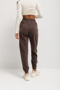 Spodnie dresowe typu jogger w kolorze COFFEE SHAKE skin peach - DISPLAY-XS