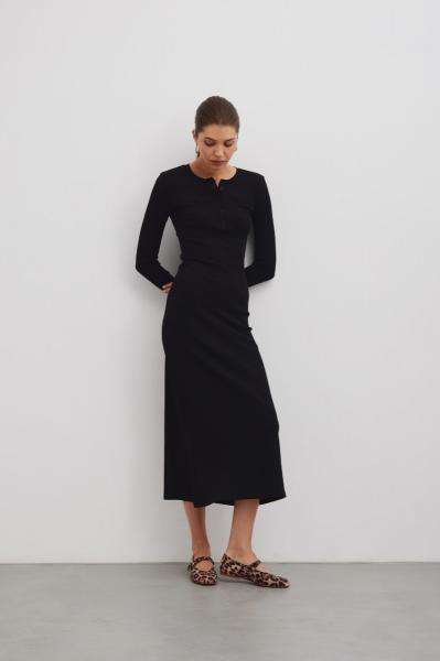 Dopasowana sukienka maxi z napami w kolorze TOTALLY BLACK- MENSA-XL