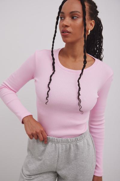 Dopasowany top z długim rękawem z prążkowanej dzianiny w kolorze CANDY PINK - MOODY-XL