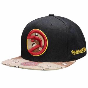 Czapka z daszkiem Mitchell & Ness NBA HWC Atlanta Hawks Choco Camo -AHAYYPPPBLCK