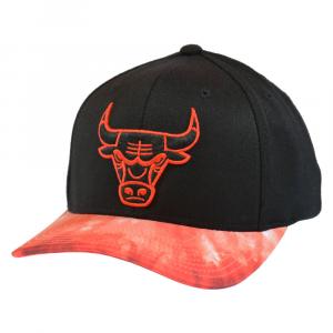 Czapka z daszkiem Mitchell & Ness NBA Classic Chicago Bulls Snapback -CBUBKRD