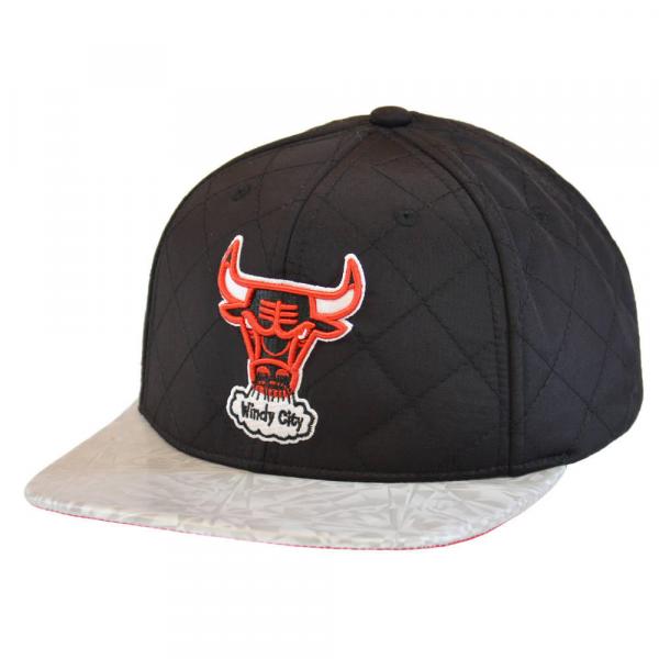 Czapka z daszkiem Mitchell & Ness NBA Diamond Base HWC Chicago -CBUYYPPPBLCK