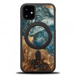 Drewniane etui do iPhone 11, Bewood Unique Planets Ziemia do MagSafe
