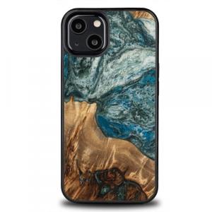 Drewniane etui Bewood do iPhone 13, Planets - Ziemia